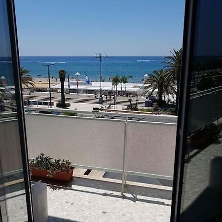 شقة Casa Al Mare - Lido تيراتشينا المظهر الخارجي الصورة